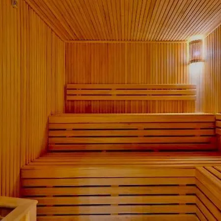 Malaviko, Bazen&spa شقة *